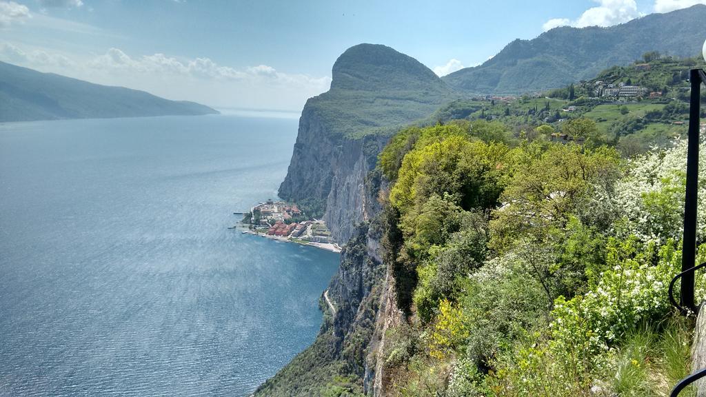 Casa Vacanze Regina Del Lago Tremosine Exterior foto